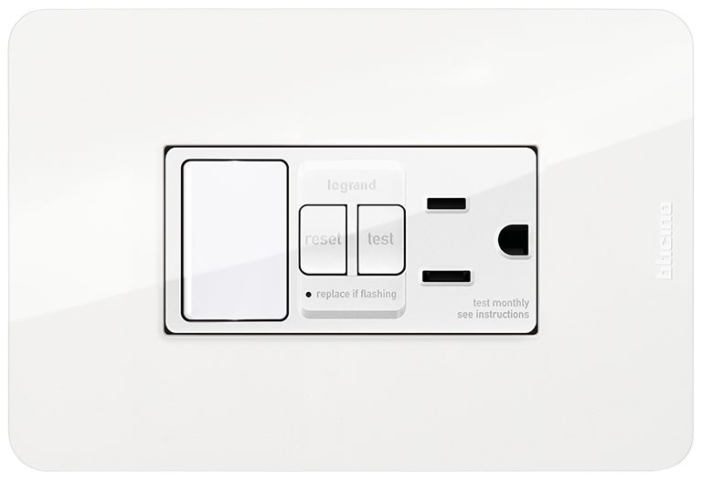 Tomacorriente ICFT, con protección infantil, 1 Polo 2P+T  y un apagador Sencillo 15A, 125V~, incluye placa, 1 Gang Blanco. 1301667