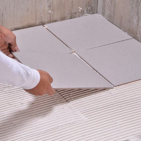 Pegazulejo Blanco - aplicación en piso cerámico - CEMIX